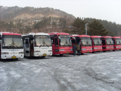 韓國江原道龍平滑雪場巴士站